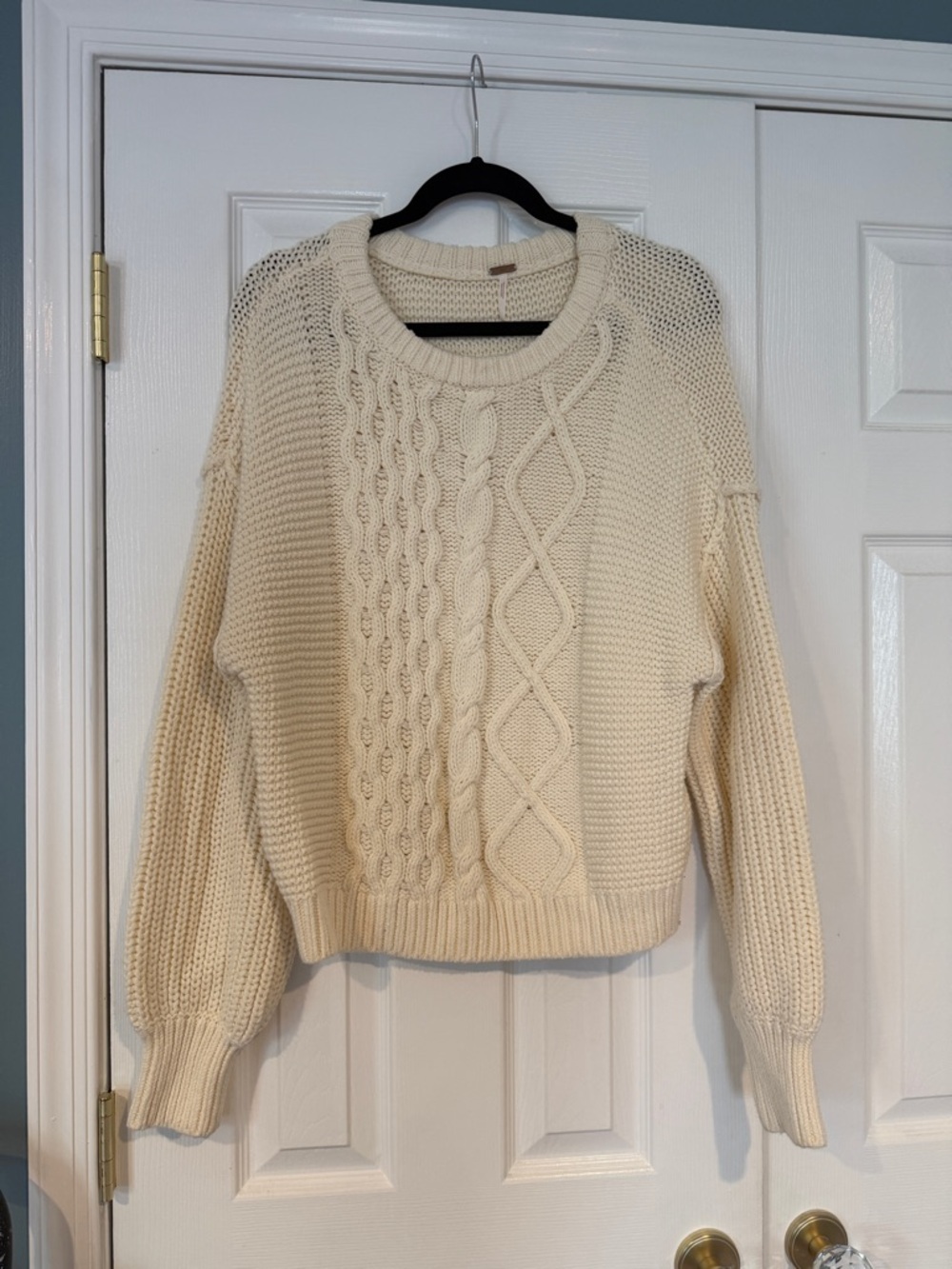 EUC Free People Dream Cable-Knit Crew Sweater in Ivory (Size: S) - Picture 2 of 4